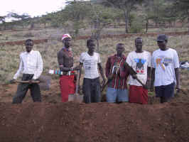 105-0554_workers.jpg (72446 bytes)